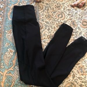 Black Lululemon leggings